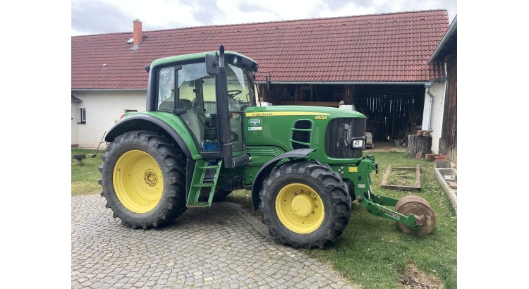 Traktor John Deere 6534