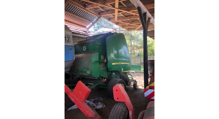 Lis svinovací John Deere 854
