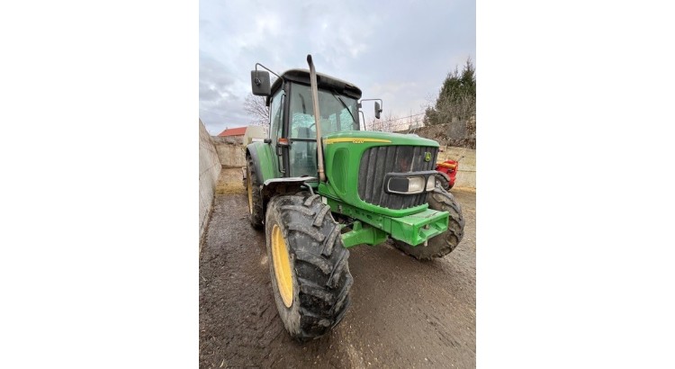 Traktor John Deere 6220