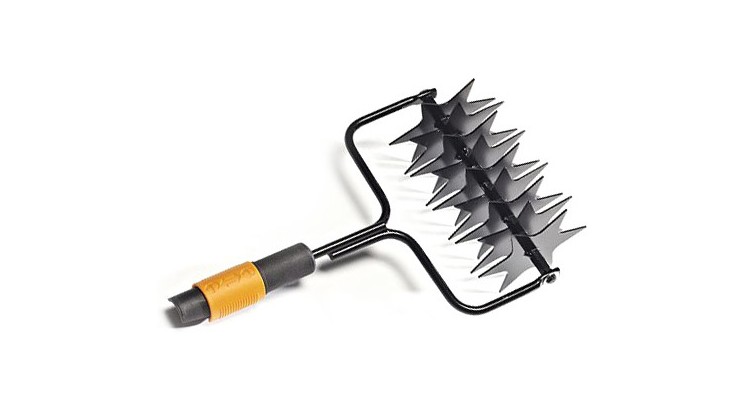 FISKARS 100689 QUIKFIT Provzdušňovač trávníků