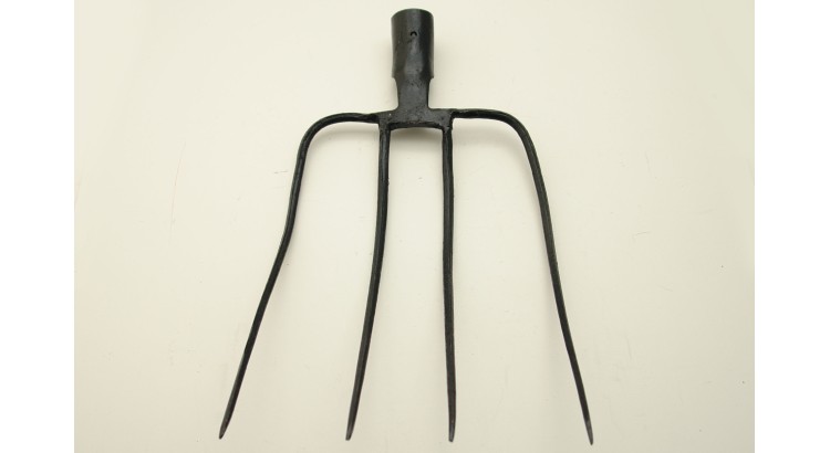 Vidle 4hroté na mrvu kované