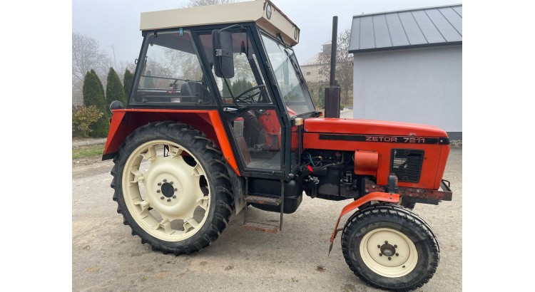 Traktor Zetor 7211