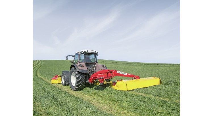 Pöttinger NOVACAT s horizontální dopravní polohou