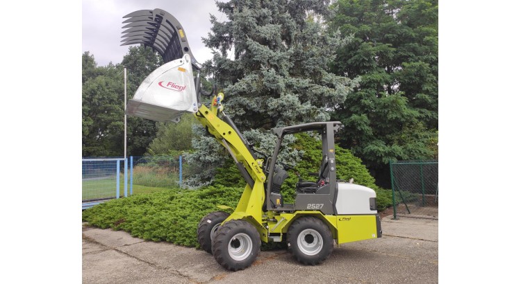 Fliegl 25-27 stájový nakladač