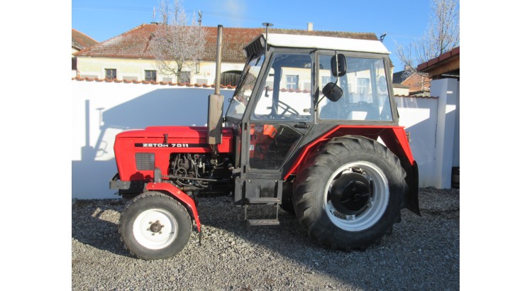 Traktor Zetor 7011