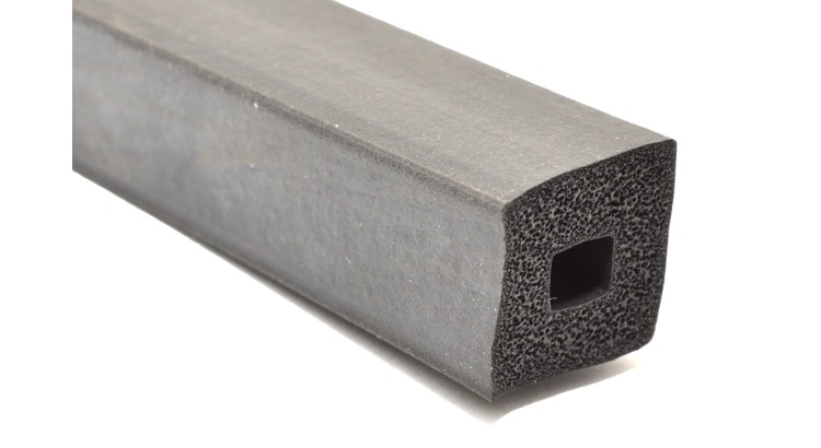 79007912 Těsnění dveří, střechy, profil čtverec