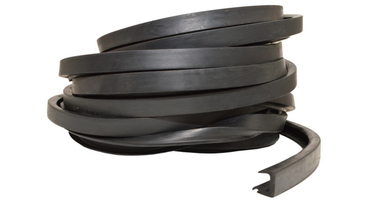 79007916 ěsnění rámu zadního okna - metráž