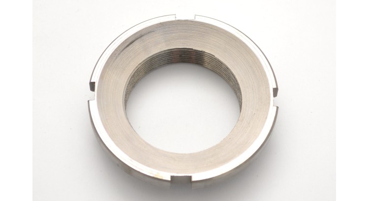 Fortschritt 2-4 Matice s drážkou a přesahem