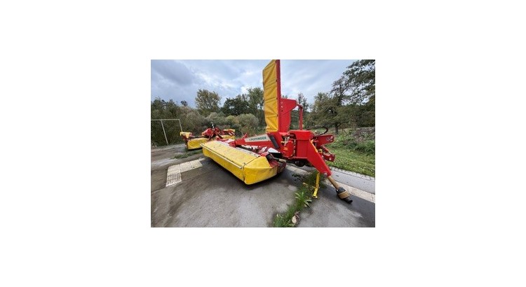 Zadně nesený diskový žací stroj se shazovacím šnekem NOVACAT 302 CF