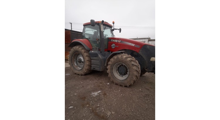 Traktor CASE MAGNUM 260