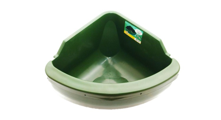 KERBL 32592 Žlab pro koně rohový 31l s hranou proti okusu