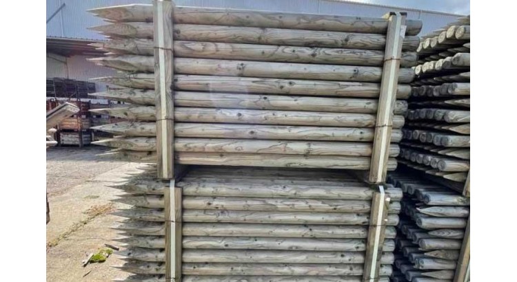 Kůl ohradníkový dřevěný impregnovaný 80x1800 mm