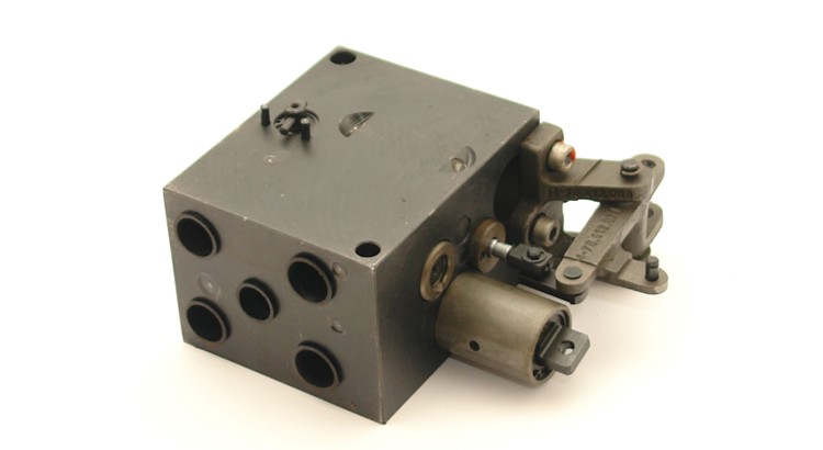 Rozvaděč hydrauliky (URIII)