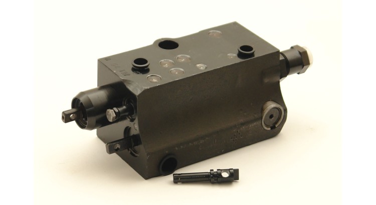 70118140 Rozvaděč hydrauliky - celek