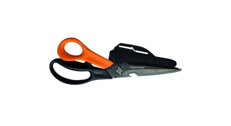 FISKARS 1000809 Nůžky ruční univerzální CUTS AND MORE 23 cm