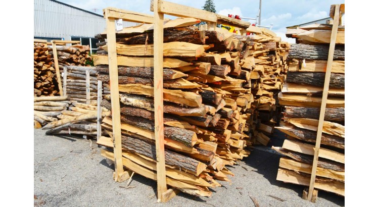 Kůl ohradníkový dubový štípaný 90-150x1500-1600 mm
