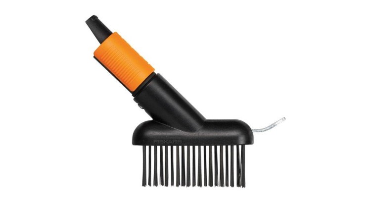 FISKARS 1000657 Kartáč QuikFit™ na spáry