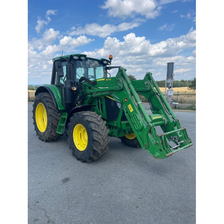 Traktor John Deere 6120M + čelní nakladač 623R