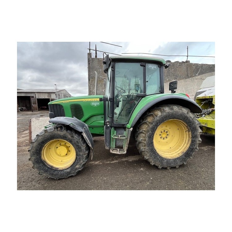 Traktor John Deere 6220