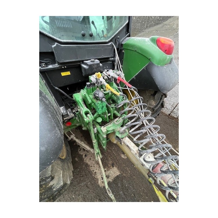 Traktor John Deere 6220