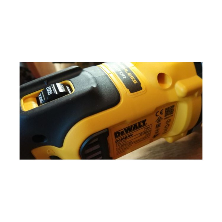 DeWALT DCM849N DEWALT Leštička 125mm 18V akumulátorová