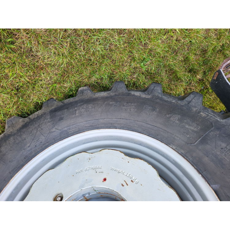 Traktor Massey Ferguson 8737