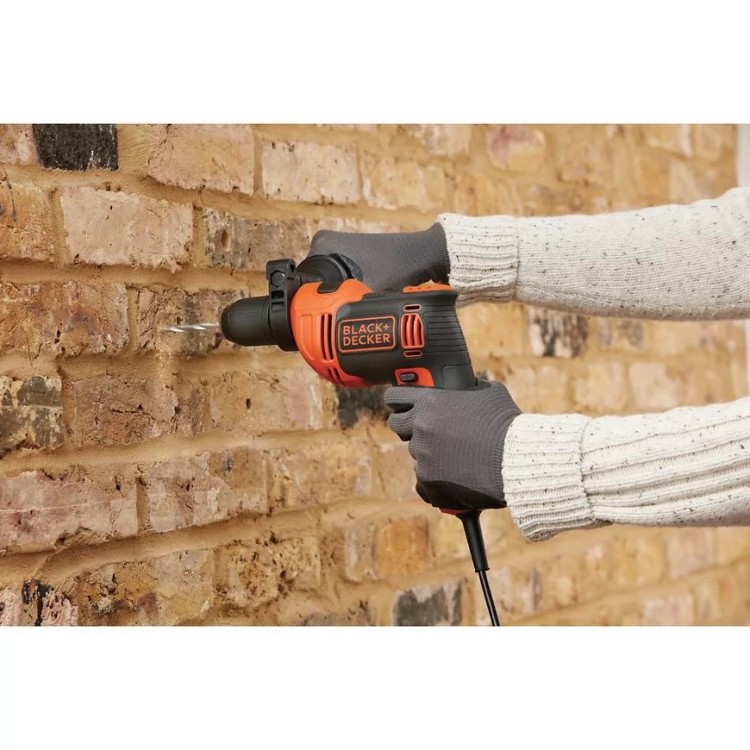 BLACK and DECKER BEH710K Vrtačka příklepová 710 W
