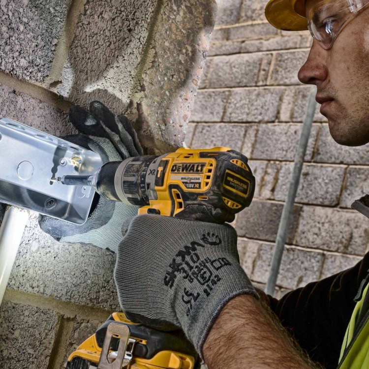 DEWALT DCD796D2 příklepová aku vrtačka s bezuhlíkovým motorem