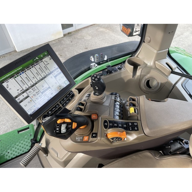 Traktor John Deere 7R 310