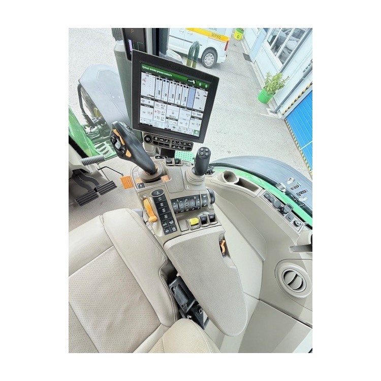 Traktor John Deere 7R 310