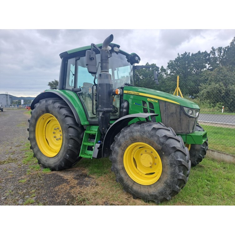 Traktor John Deere 6090M