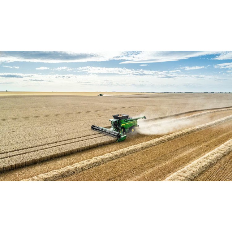 John Deere T6