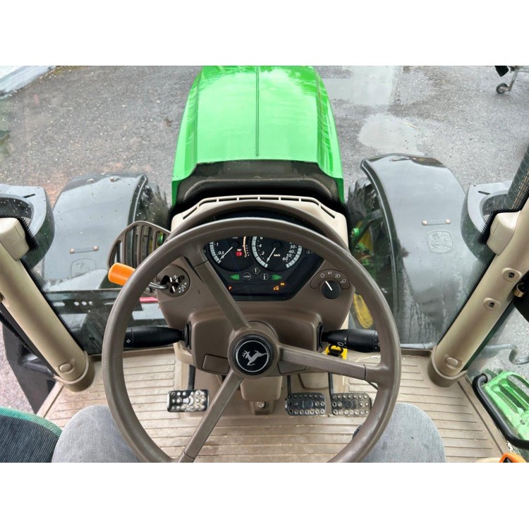 Traktor John Deere 6210R
