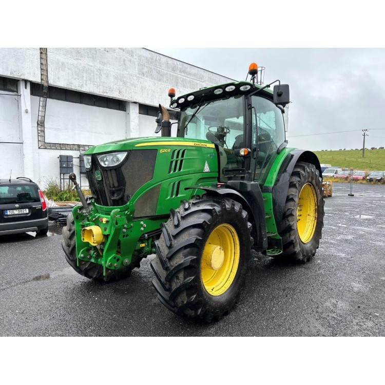 Traktor John Deere 6210R