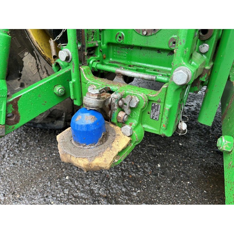 Traktor John Deere 6210R