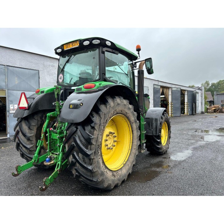 Traktor John Deere 6210R