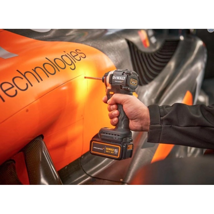 DEWALT McLAREN DCF85MP2T Utahovák rázový bezuhlíkový AKU 18V, 2x5,0 AH