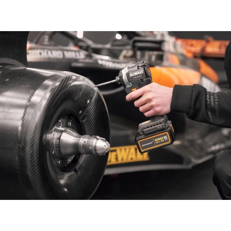 DEWALT McLAREN DCF85MP2T Utahovák rázový bezuhlíkový AKU 18V, 2x5,0 AH