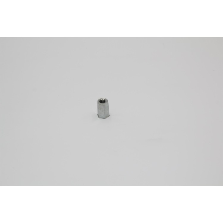 Matice M8 nýtovací