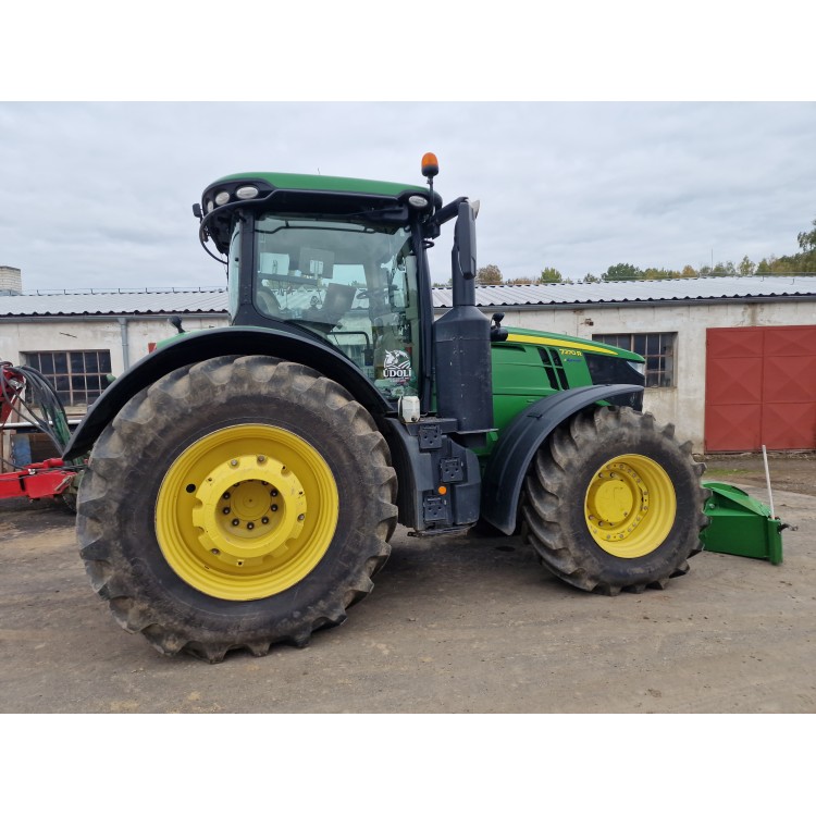 Traktor John Deere 7270R