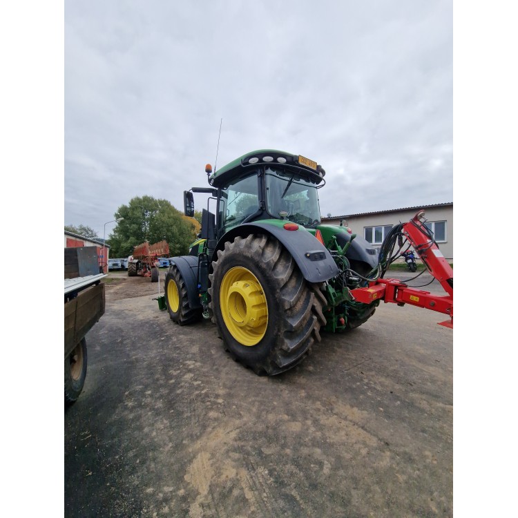 Traktor John Deere 7270R