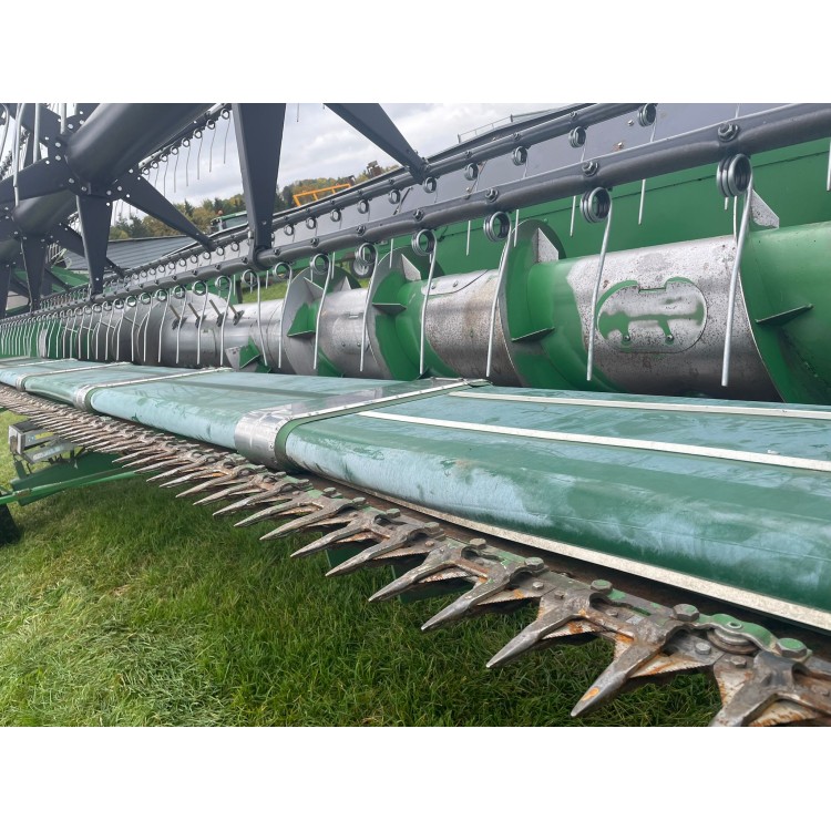 Sklízecí mlátička John Deere T660 HM
