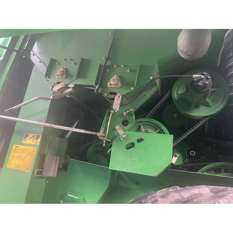 Sklízecí mlátička John Deere T660 HM