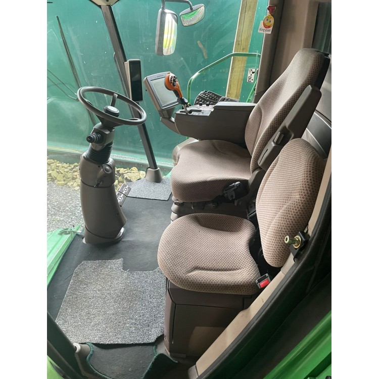 Sklízecí mlátička John Deere T660 HM