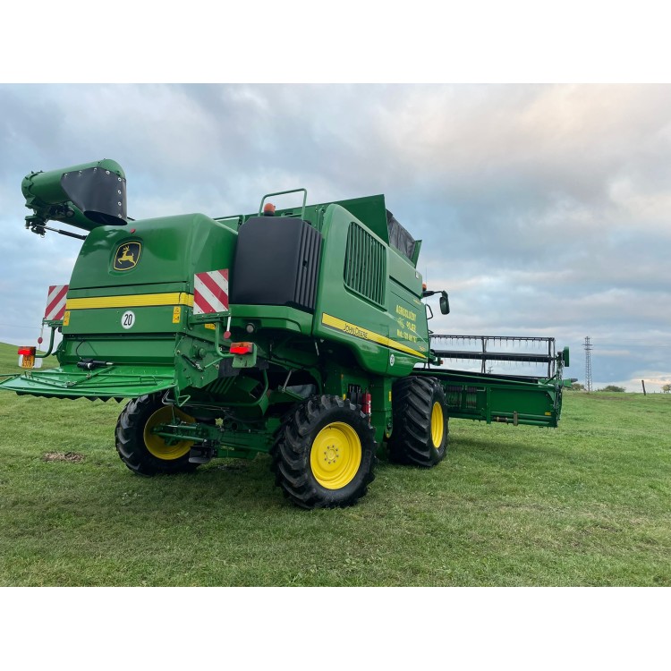 Sklízecí mlátička John Deere T660 HM