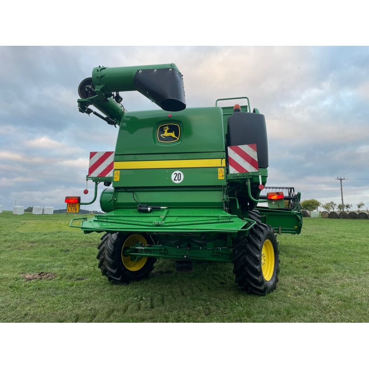 Sklízecí mlátička John Deere T660 HM