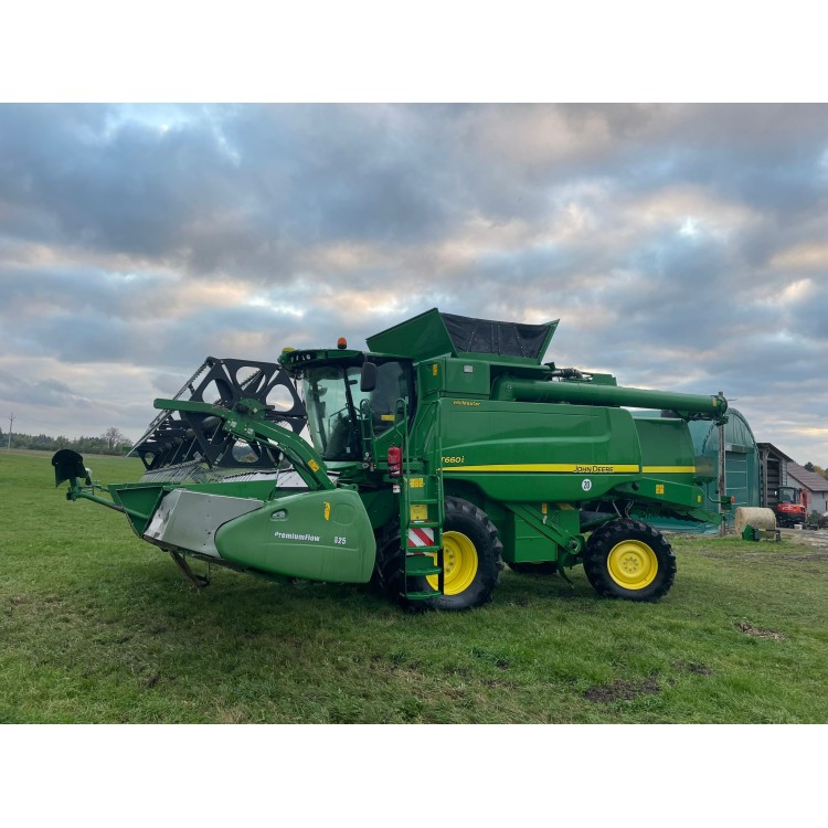 Sklízecí mlátička John Deere T660 HM