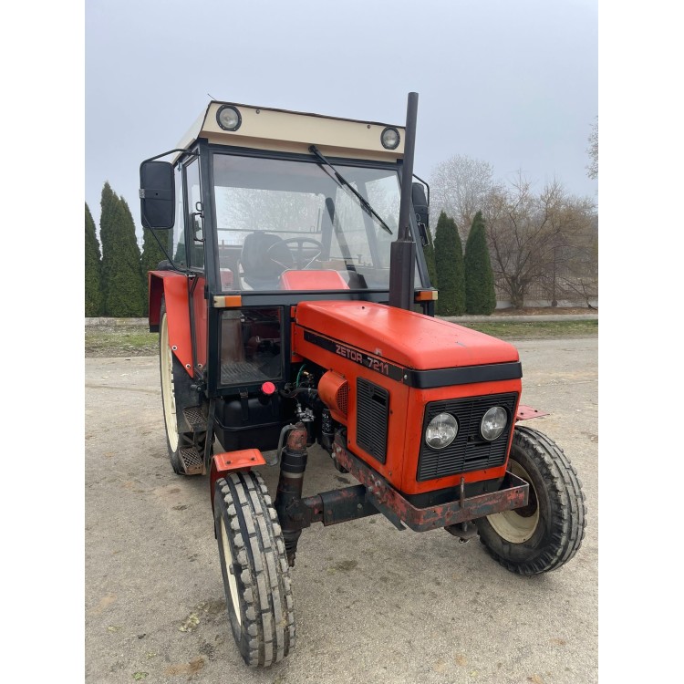 Traktor Zetor 7211