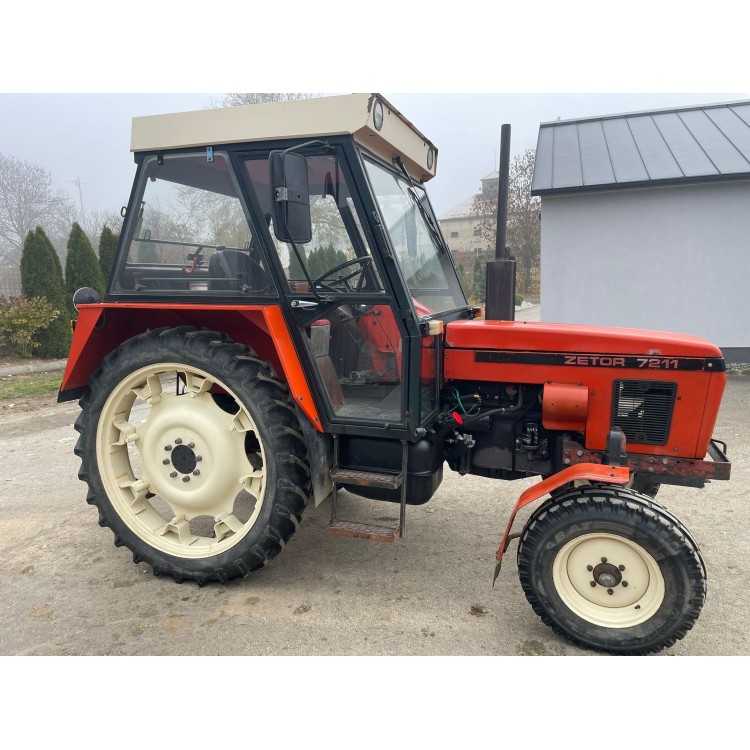 Traktor Zetor 7211