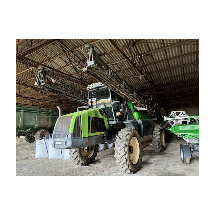 Samojízdný postřikovač TECNOMA LASER 4240